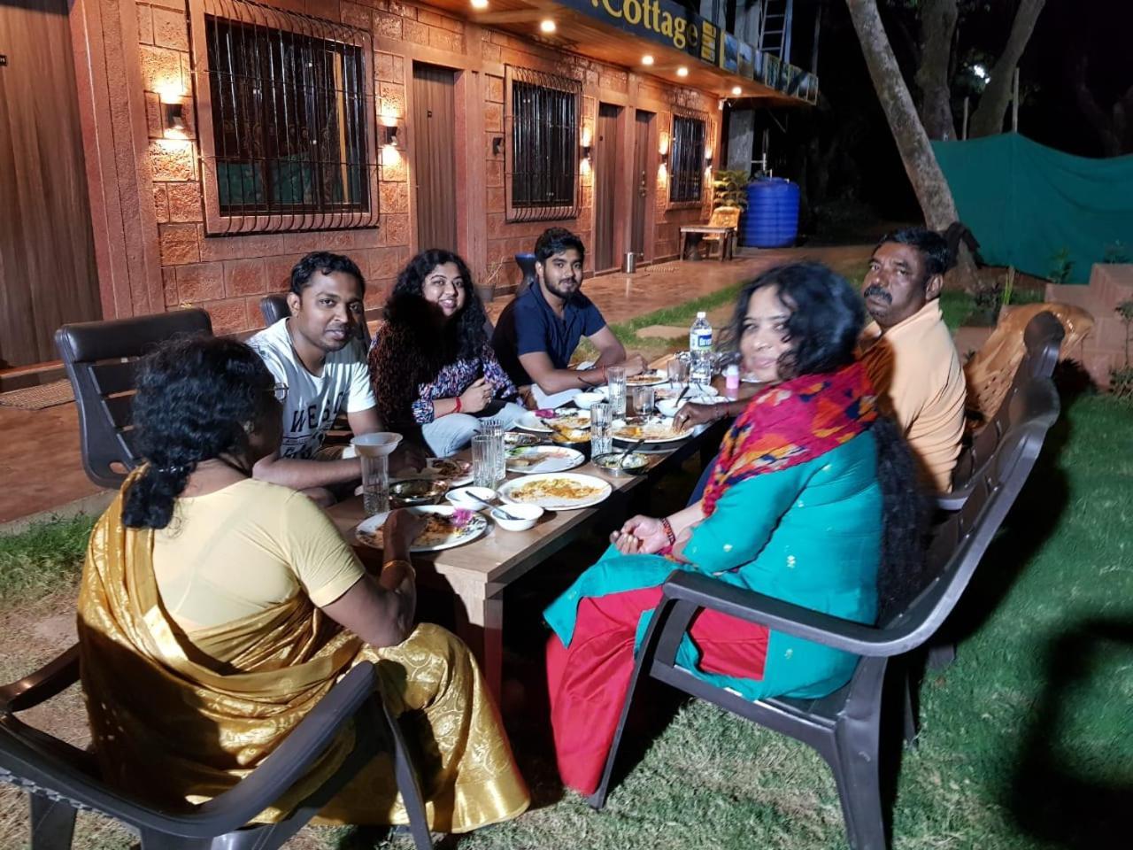 C P Cottage Mahabaleshwar Bagian luar foto