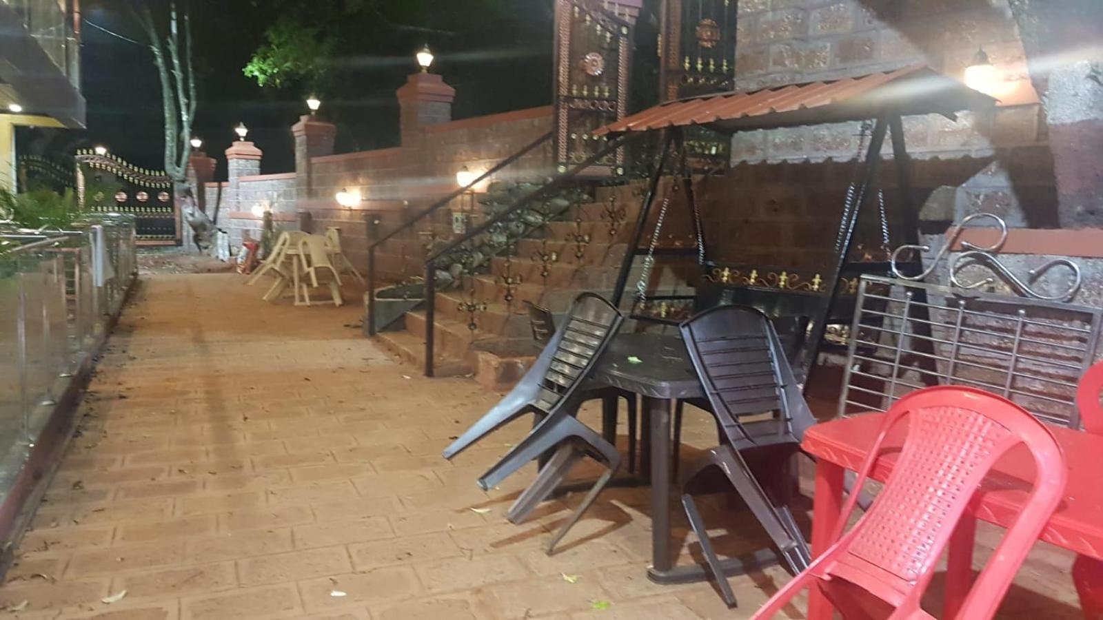 C P Cottage Mahabaleshwar Bagian luar foto