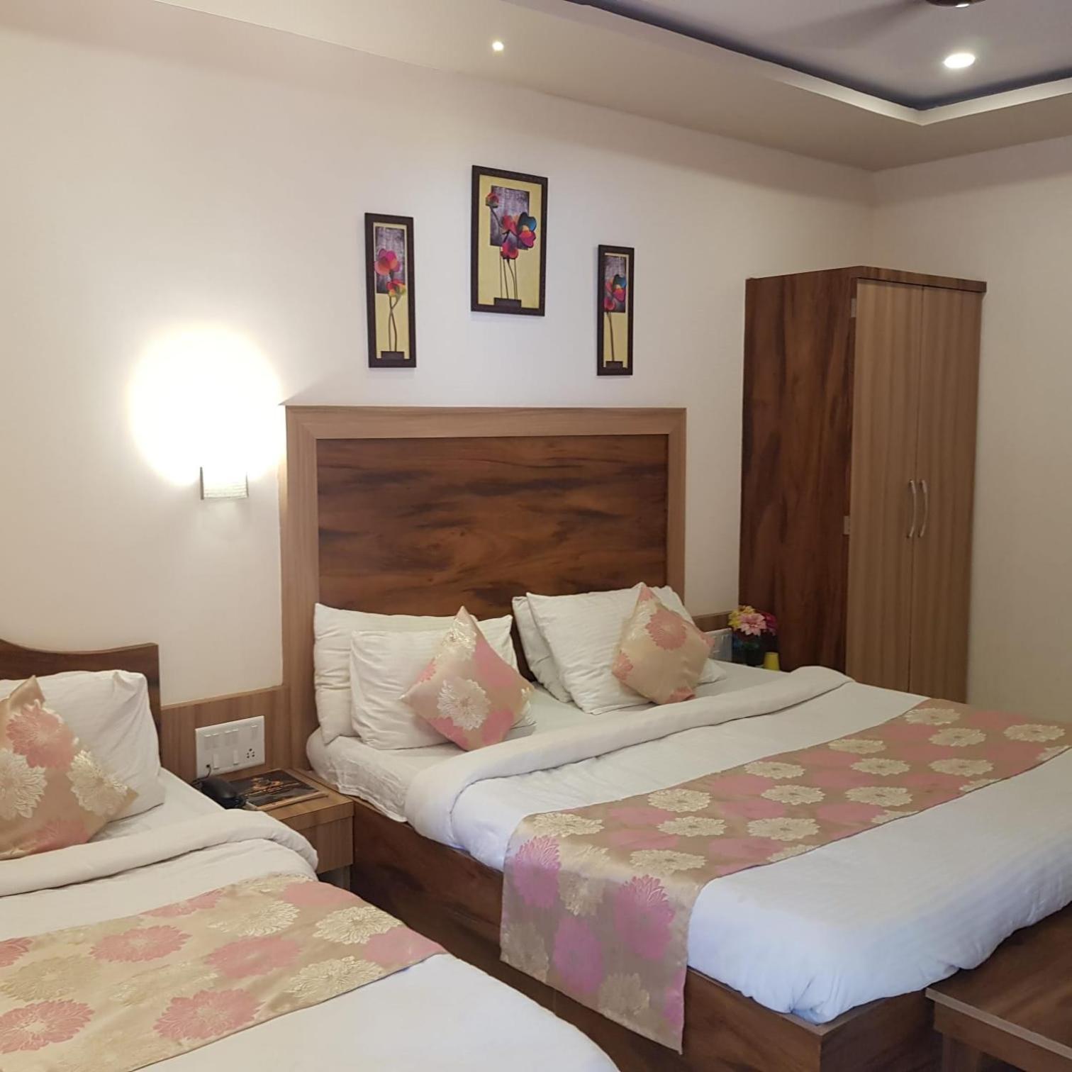 C P Cottage Mahabaleshwar Bagian luar foto