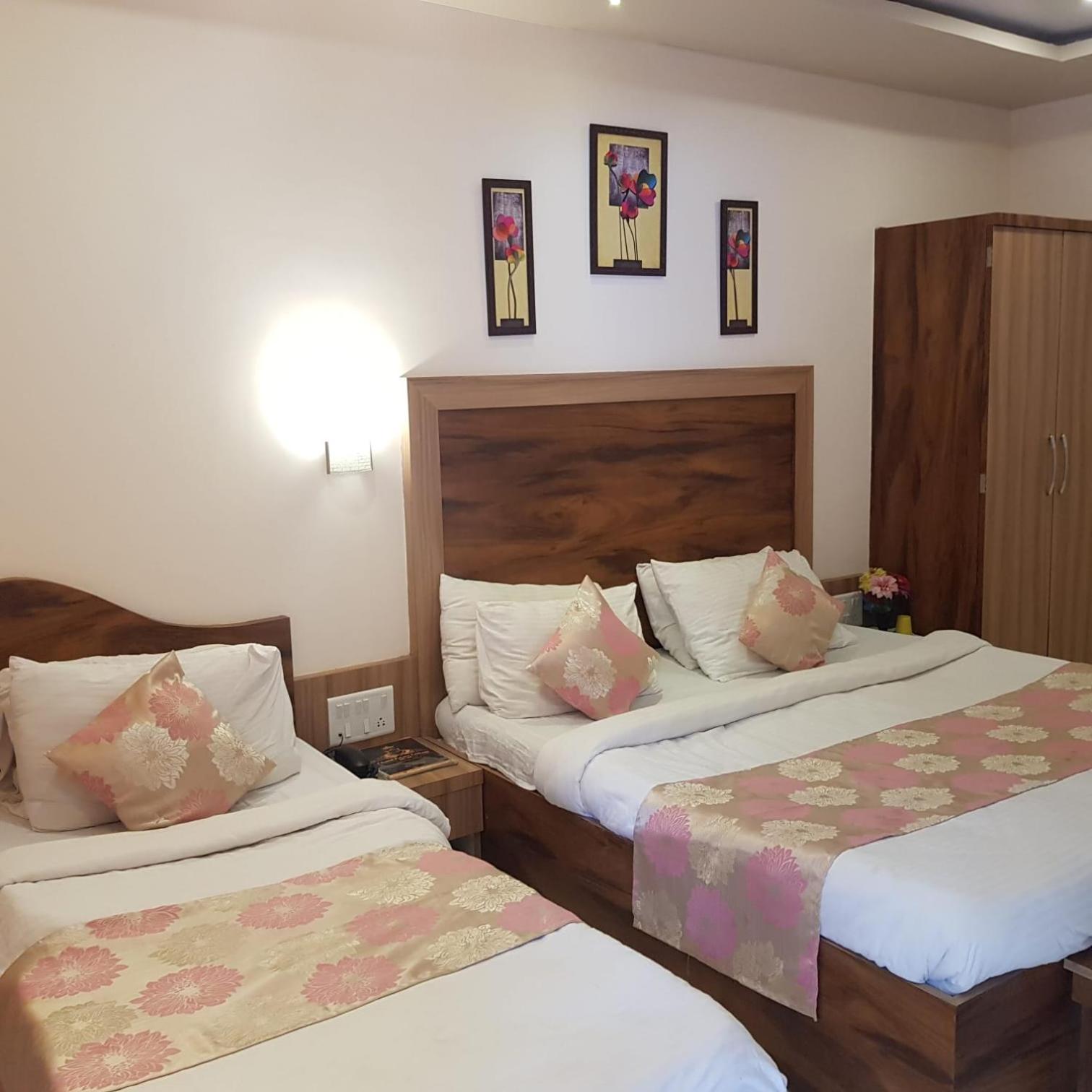 C P Cottage Mahabaleshwar Bagian luar foto