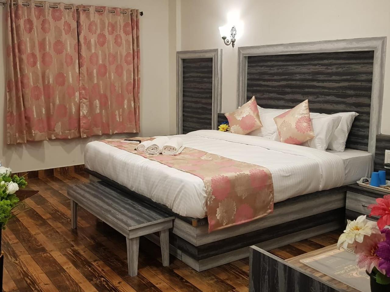 C P Cottage Mahabaleshwar Bagian luar foto