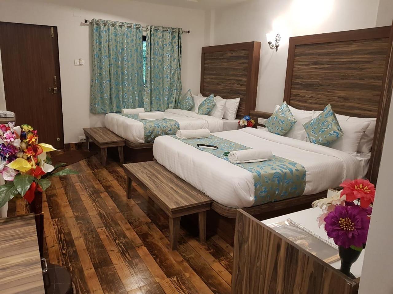 C P Cottage Mahabaleshwar Bagian luar foto